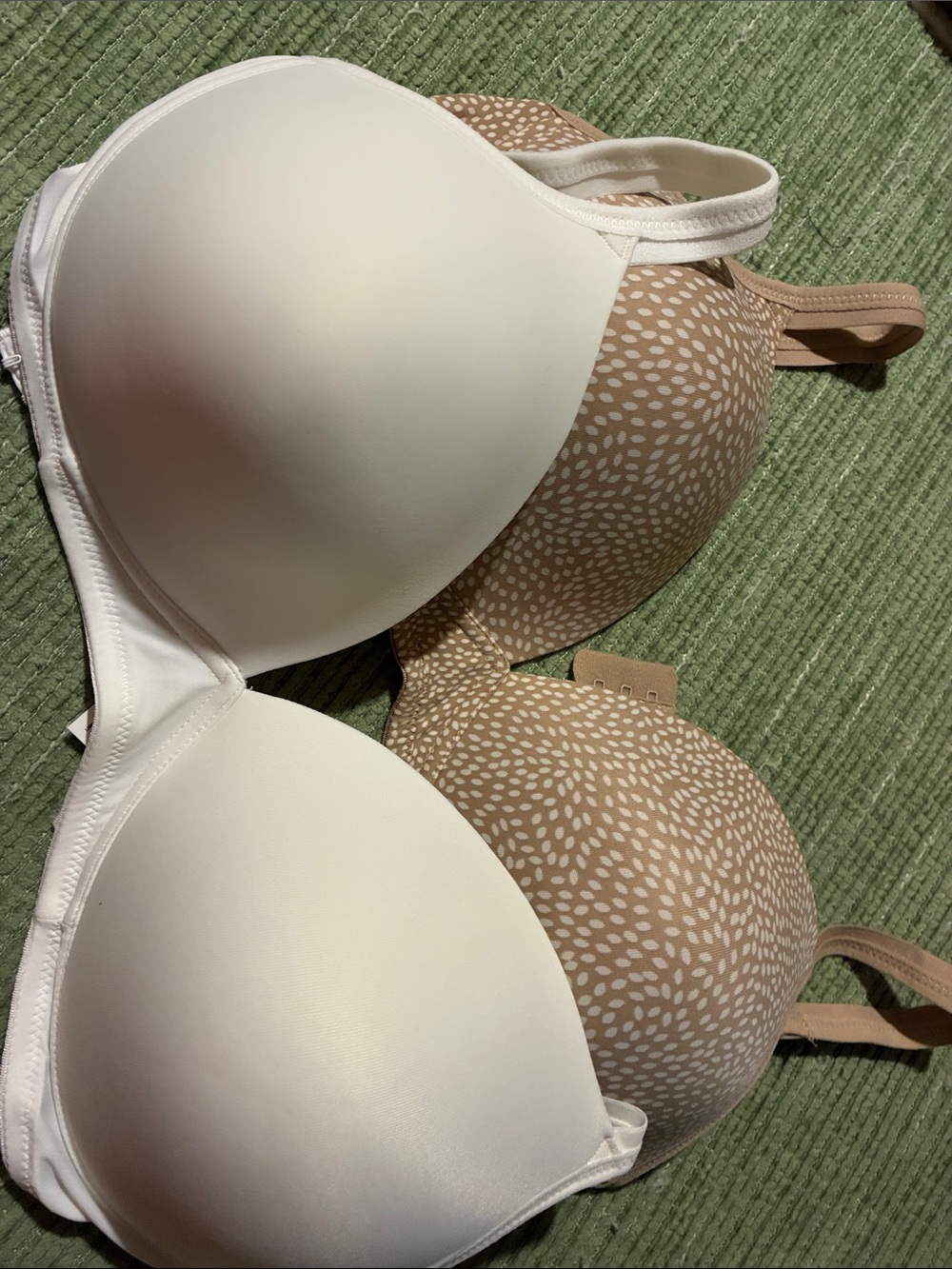 Warner's White and Tan Dotted Convertible T-Shirt Bra
